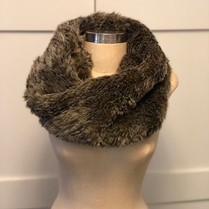 Faux fur infinity scarf ❄️
